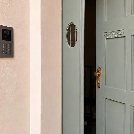 דירה D10 By 2-bedroom With Private Terrace סופוט